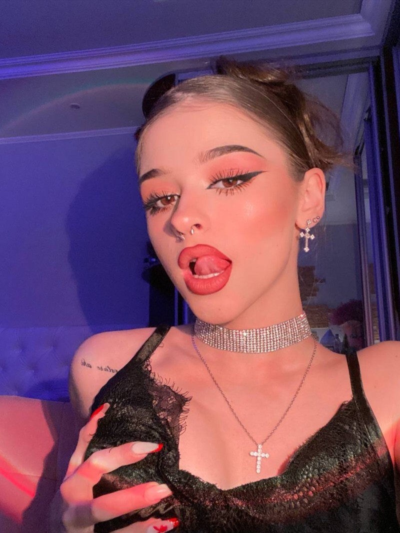 Проститутка СПб Лариса +7(911)263-24-68 